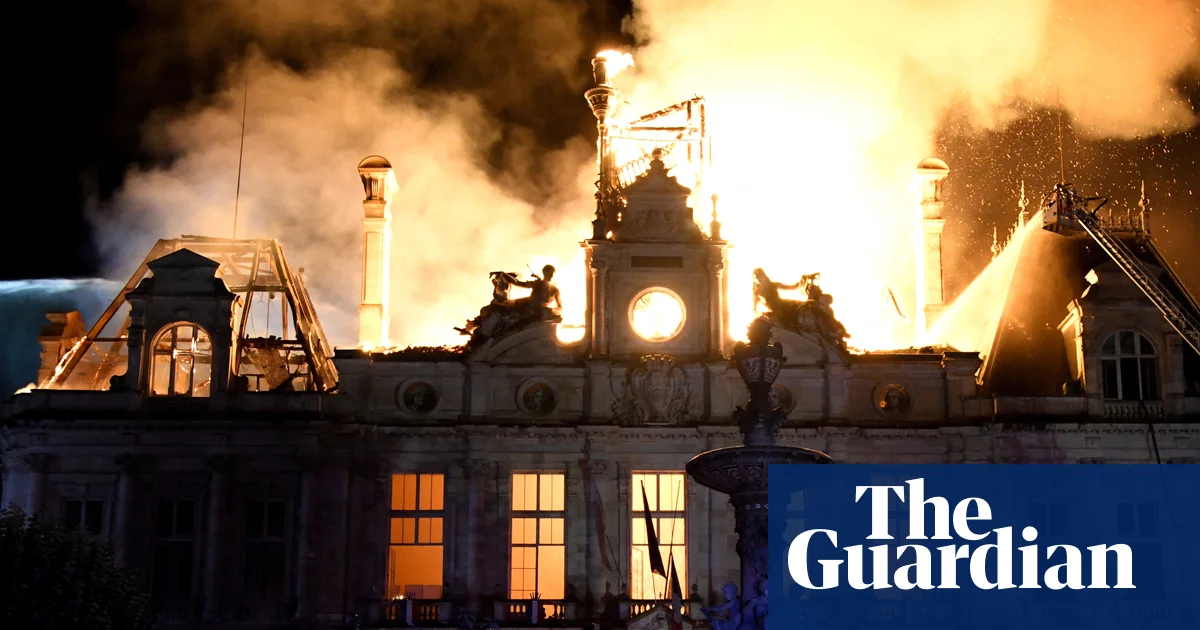 French government in crisis talks after violent unrest, over 2,000 arrested