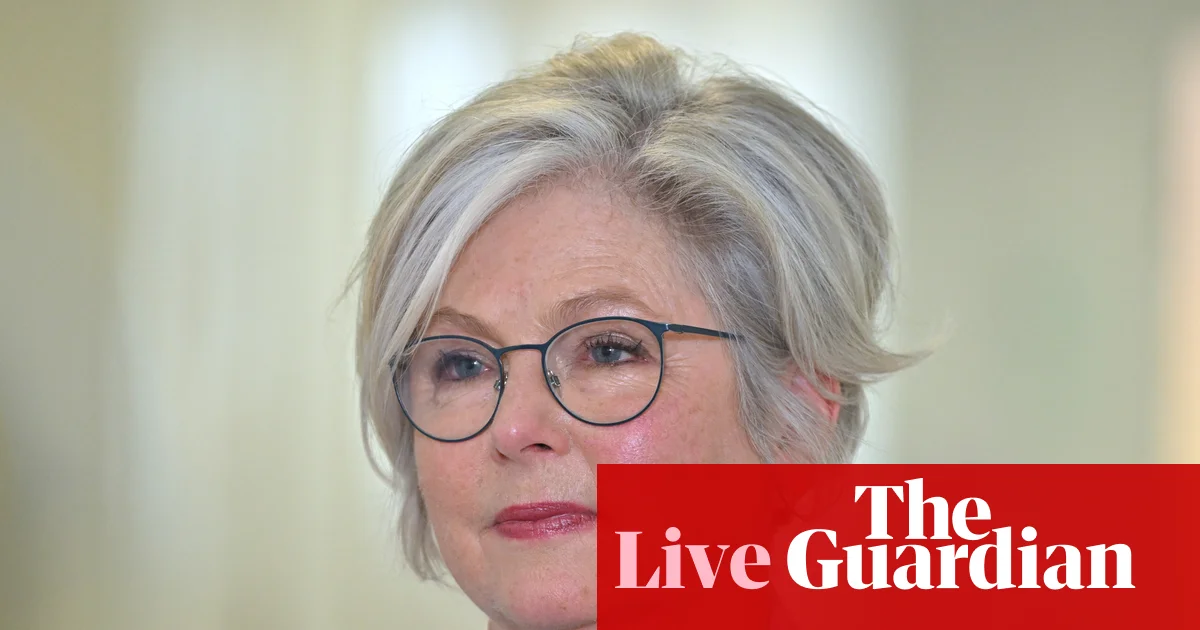Хелен Хейнс: тәуелсіз депутат Уонгараттада көлік соққысынан кейін Мельбурндегі Альфред ауруханасында ауыр жағдайда