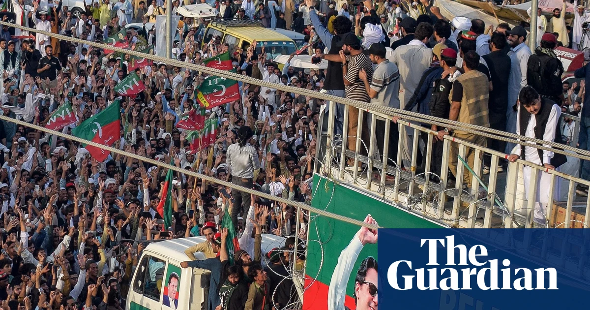 Imran Khan supporters start march on locked-down Islamabad