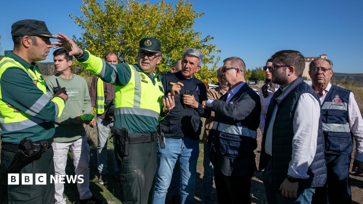 Spain train crash: at least 30 killed in high-speed collision