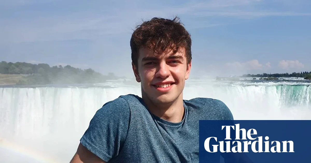 Man killed by tiger at Yorkshire zoo had bouts of psychosis, inquest hears