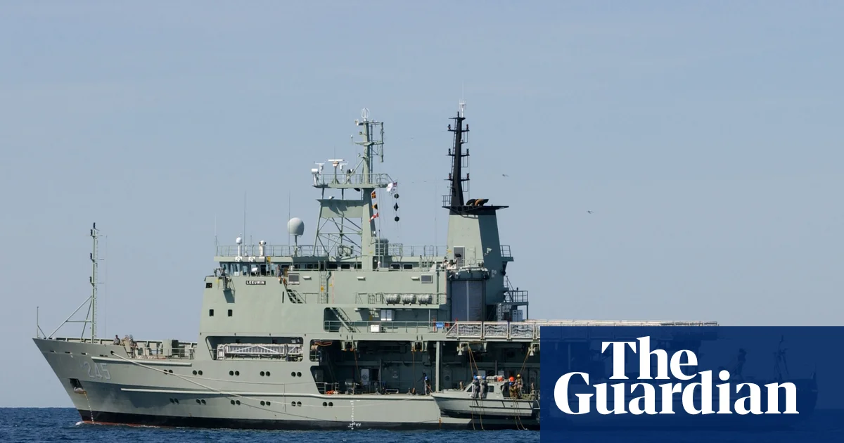 Кэрнсте HMAS Leeuwin кемесінің кабинасынан бейнежазба құрылғысы табылды