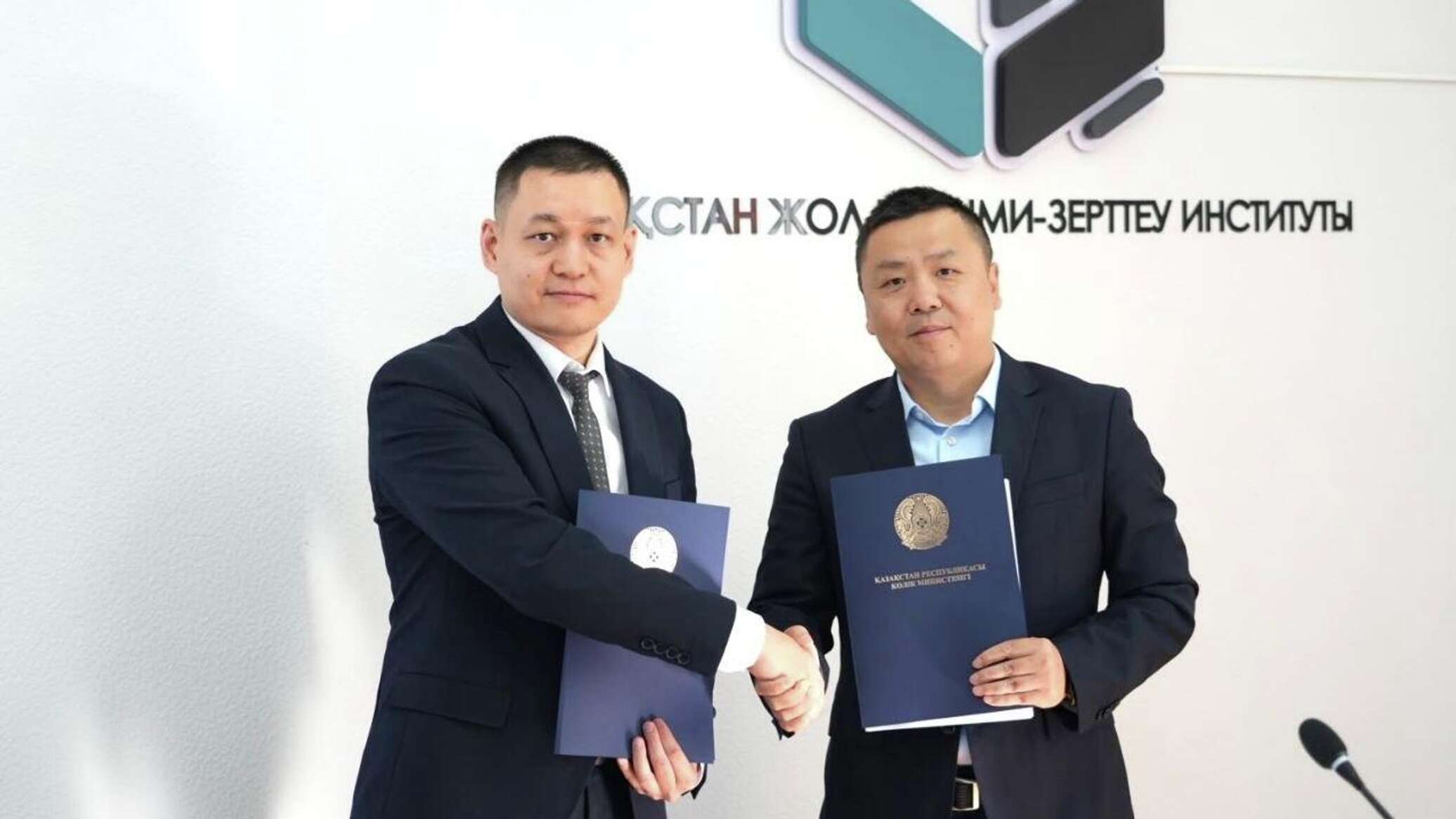 Көлік министрлігі Қытайдың China Transinfo Group компаниясымен пилотсыз көлік туралы меморандумға қол қойды