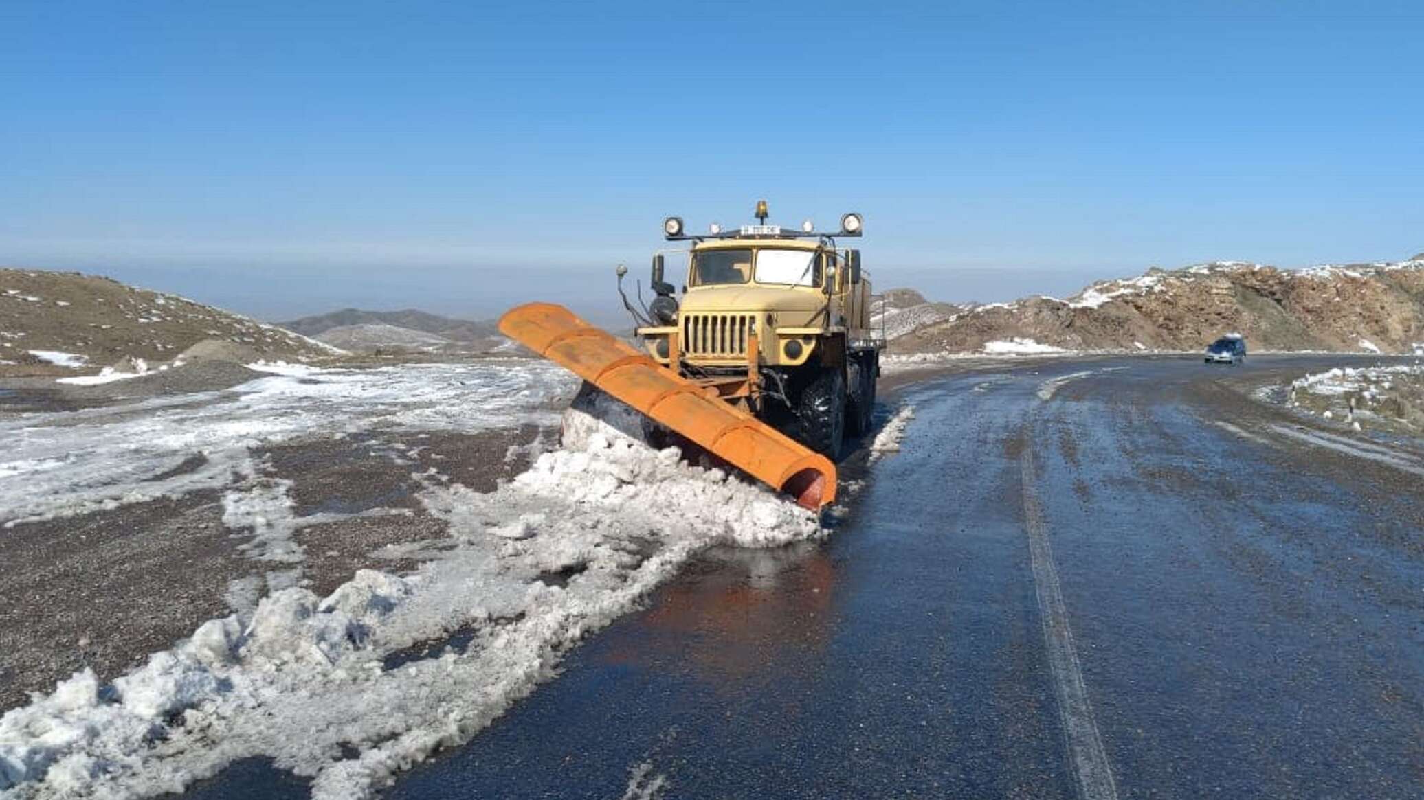 Минтранс предупредил водителей о непогоде на дорогах Казахстана
