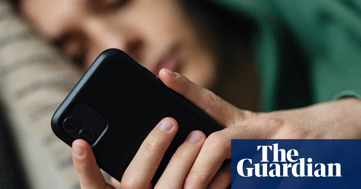 Manosphere and online misogyny should be treated as public health issues, say UK experts