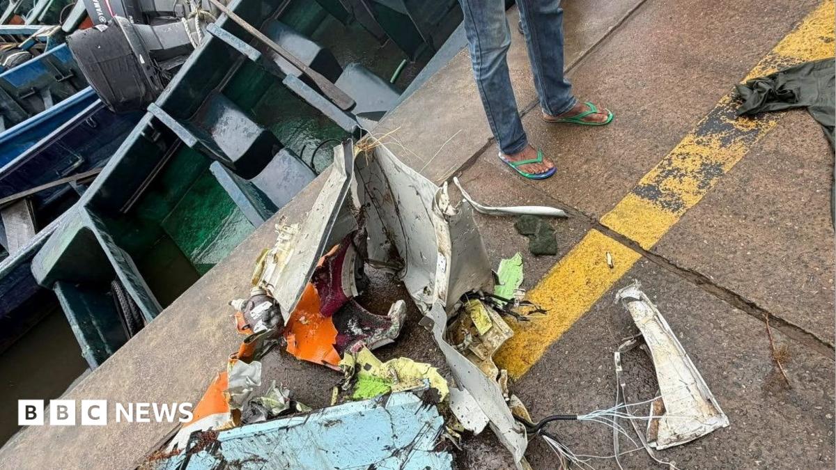 Nigeria mourns as 32 killed in military plane crash