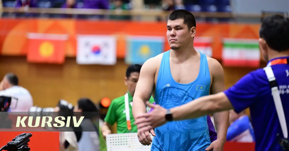 Olzhas Syrlybay keeps bronze hope at home World Wrestling Championships in Astana