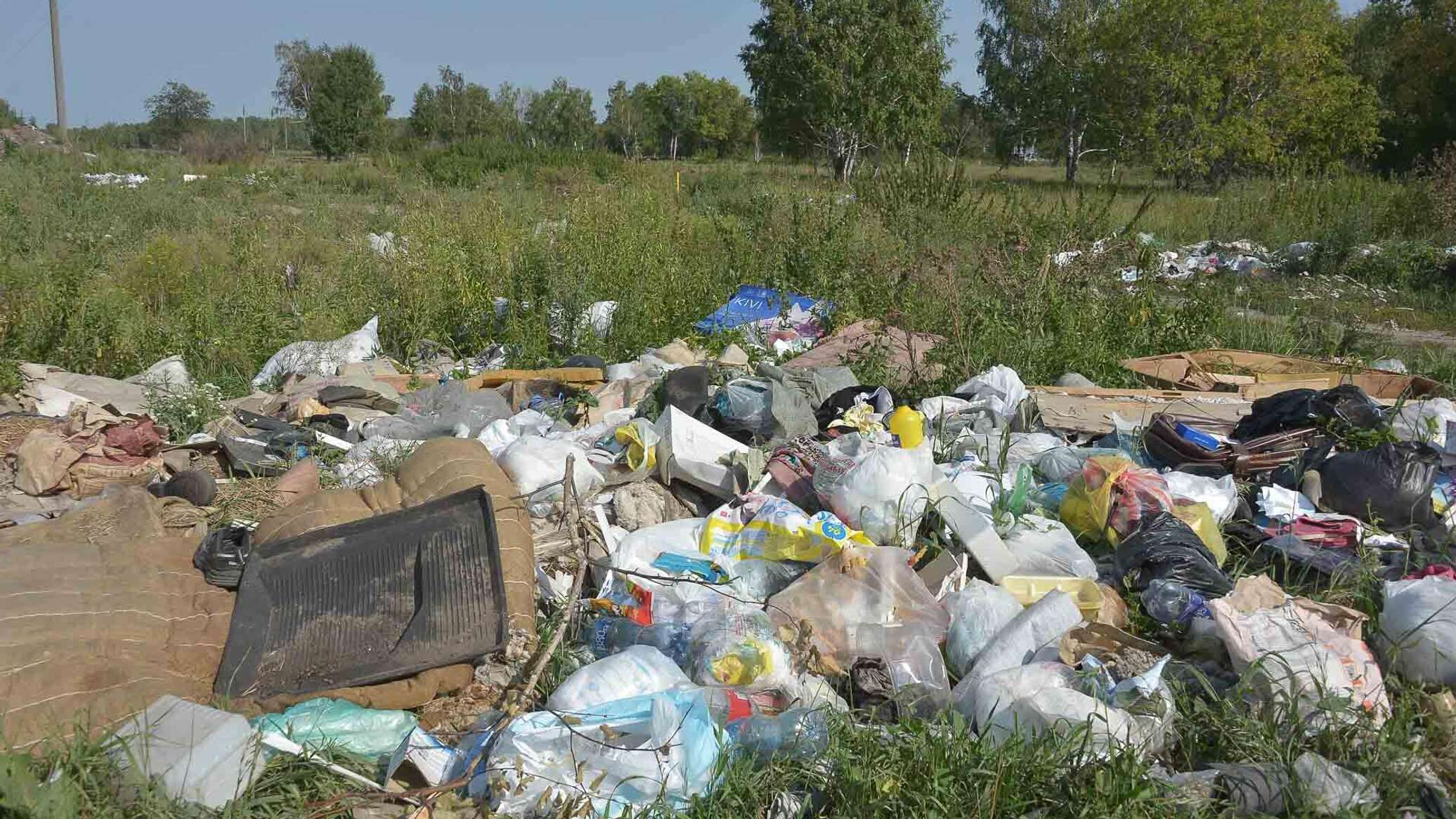 10-year-old child lived at a landfill in Uralsk: mother stripped of parental rights