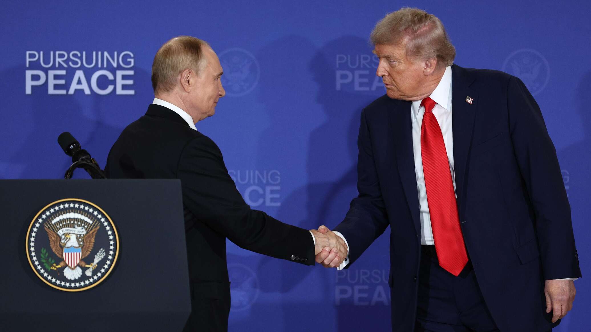 Путин мен Трамп телефон арқылы сөйлесті: не талқыланды
