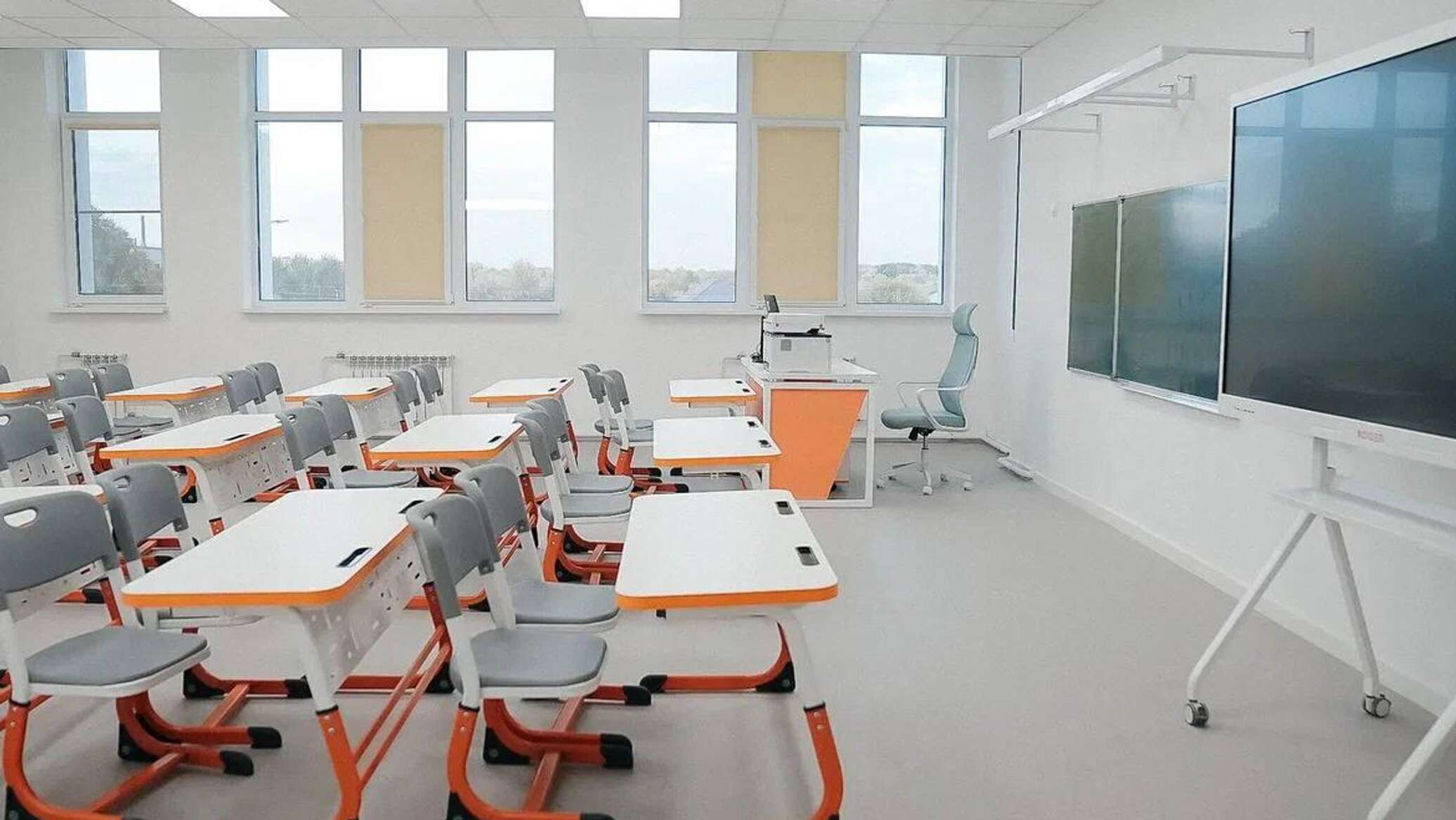 В Казахстане почти 600 тысяч педагогов работают в сфере образования