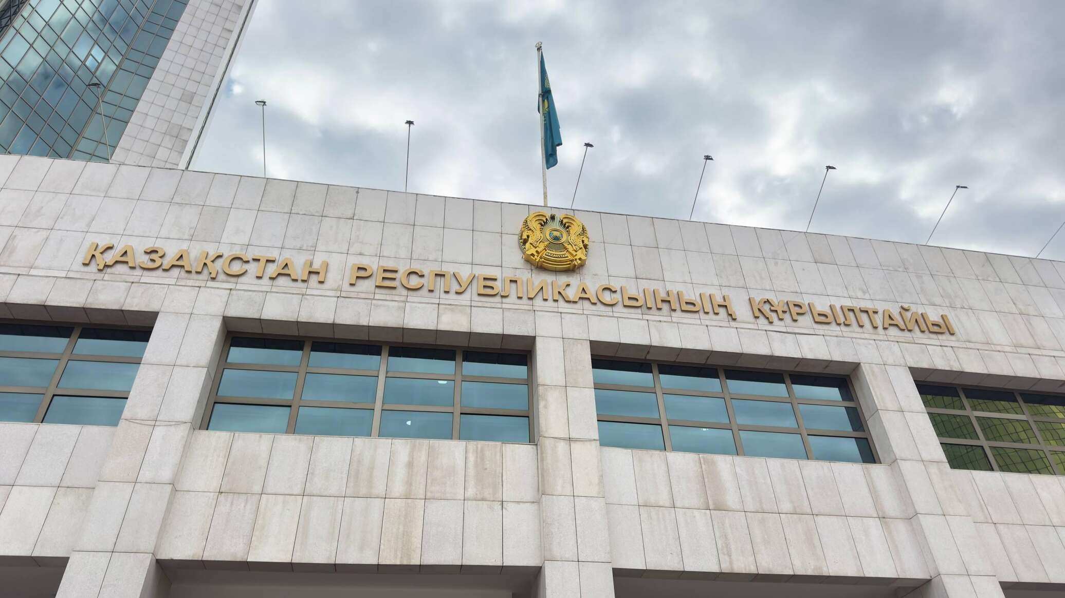 Kurultai raises issue of salaries for 6,500 teaching assistants