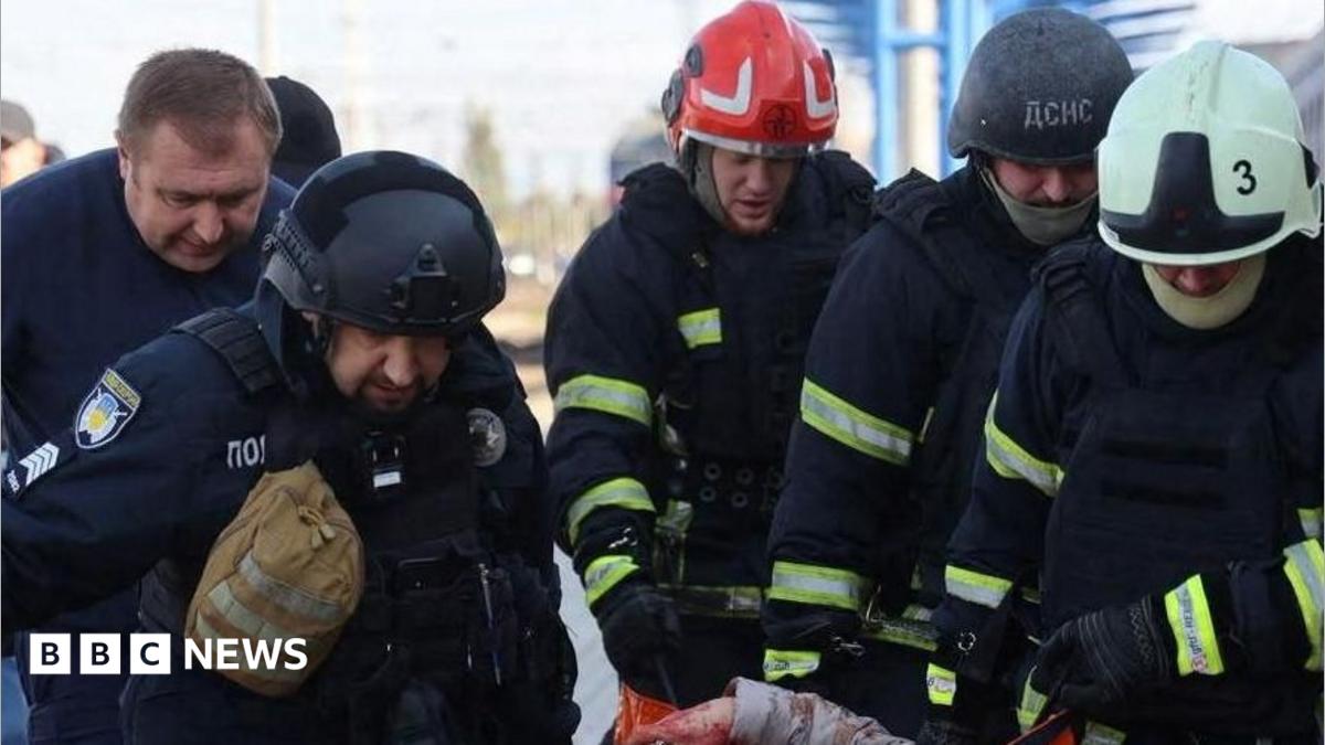 Ресей дрон соққысы Днепр теміржол вокзалында 13 адамның өмірін қиды