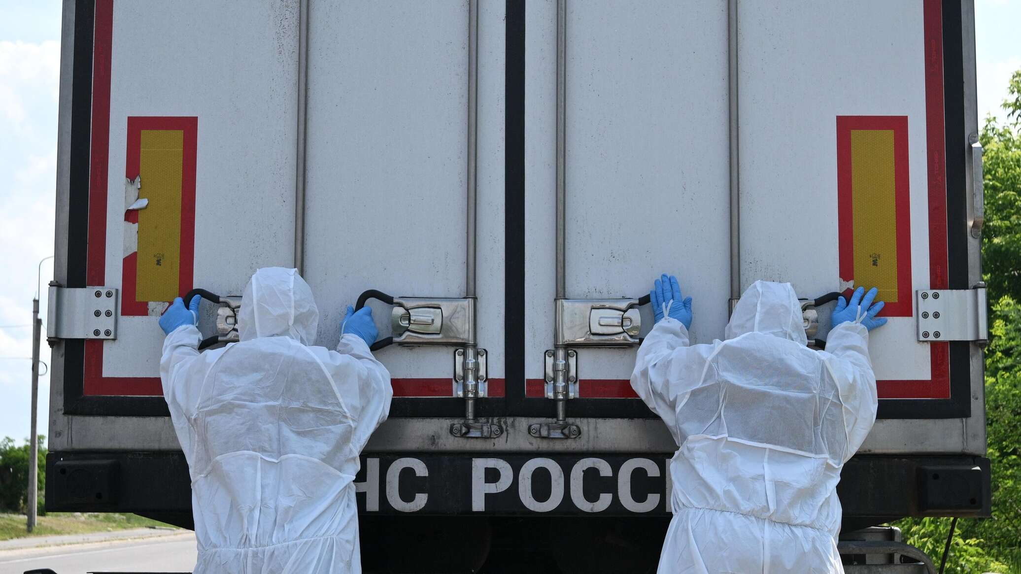 Russia and Ukraine exchange bodies of fallen soldiers