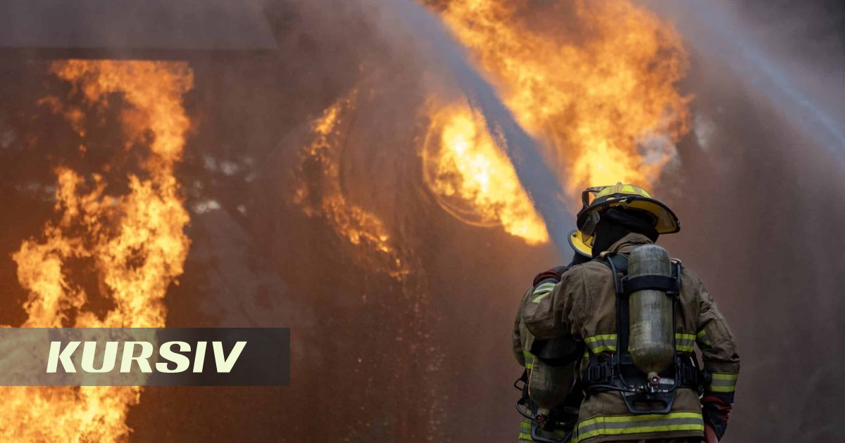 14 residents and a cat evacuated from burning high-rise in Satpayev