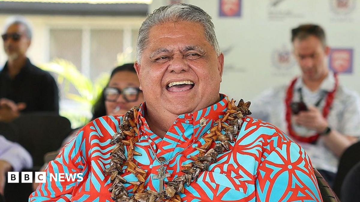 Samoa leader apologises for Nazi salute after 2007 video emerges