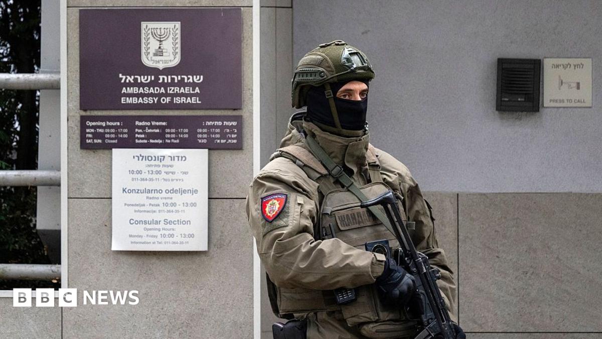 Серб застрелен после нападения на полицейского у посольства Израиля в Белграде