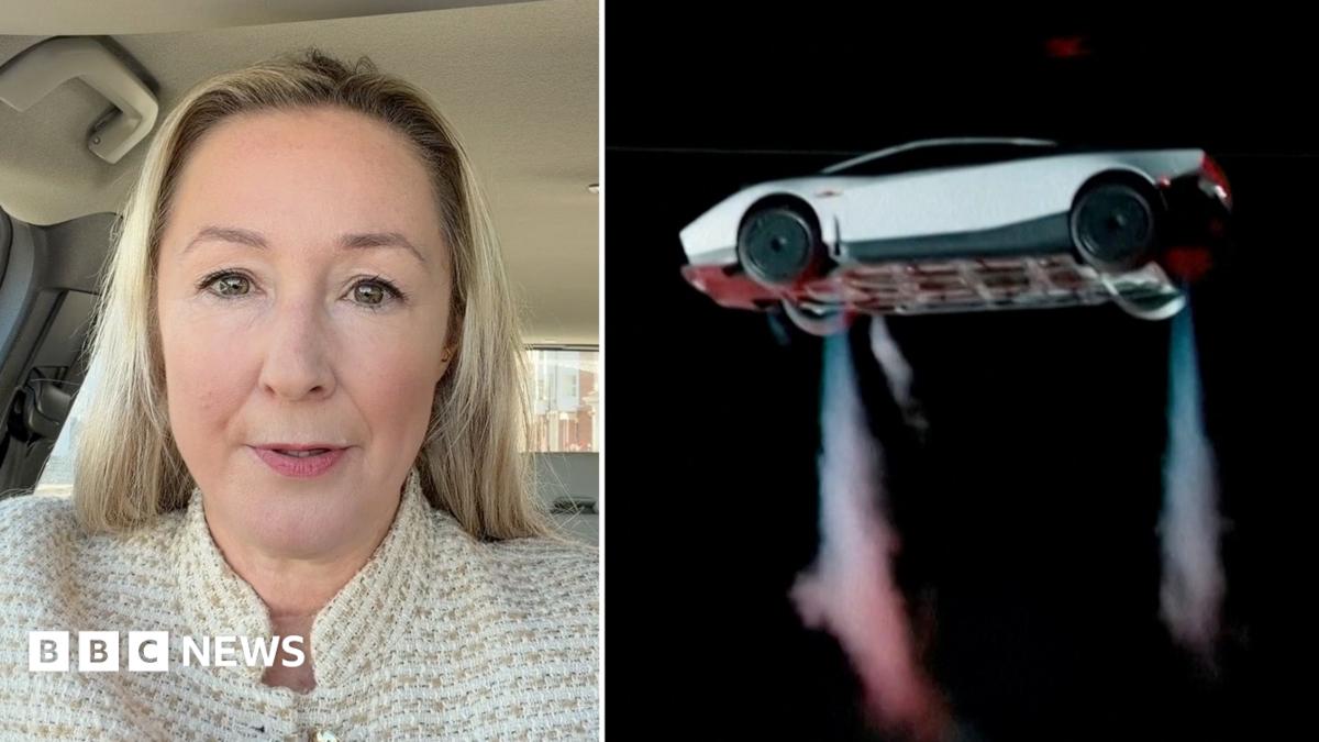 Tesla Техаста ұшатын Roadster көлігін таныстырды