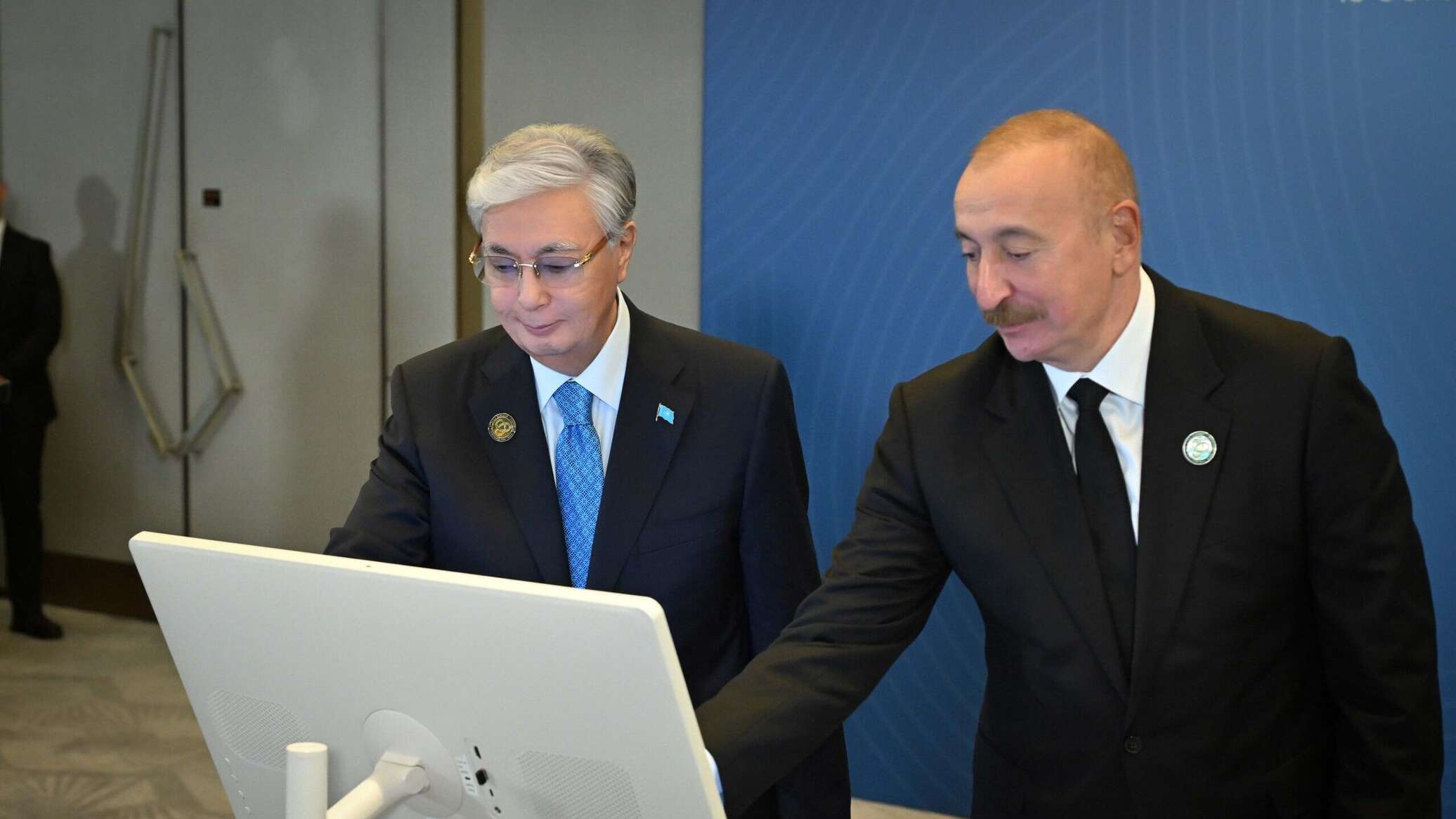 Tokayev and Aliyev launch 380-km optical line across Caspian seabed