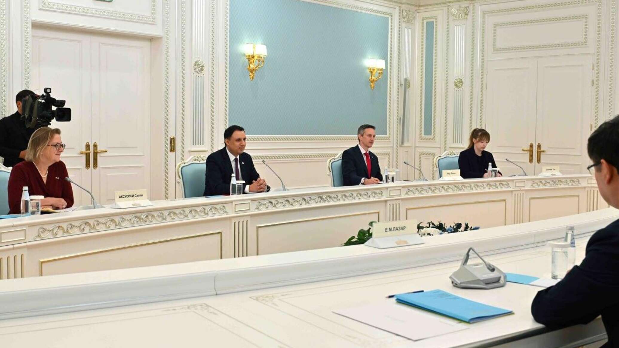 Тоқаев Ұлыбритания премьер-министрі Эндрю Бёрнэмді Қазақстанға шақырды