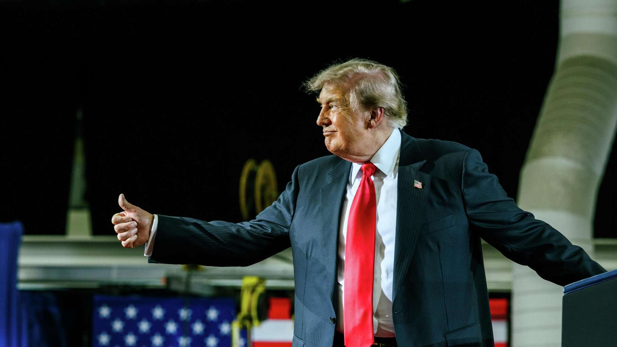 Трамп тоғызыншы соғысты тоқтатуға ниетті екенін айтты