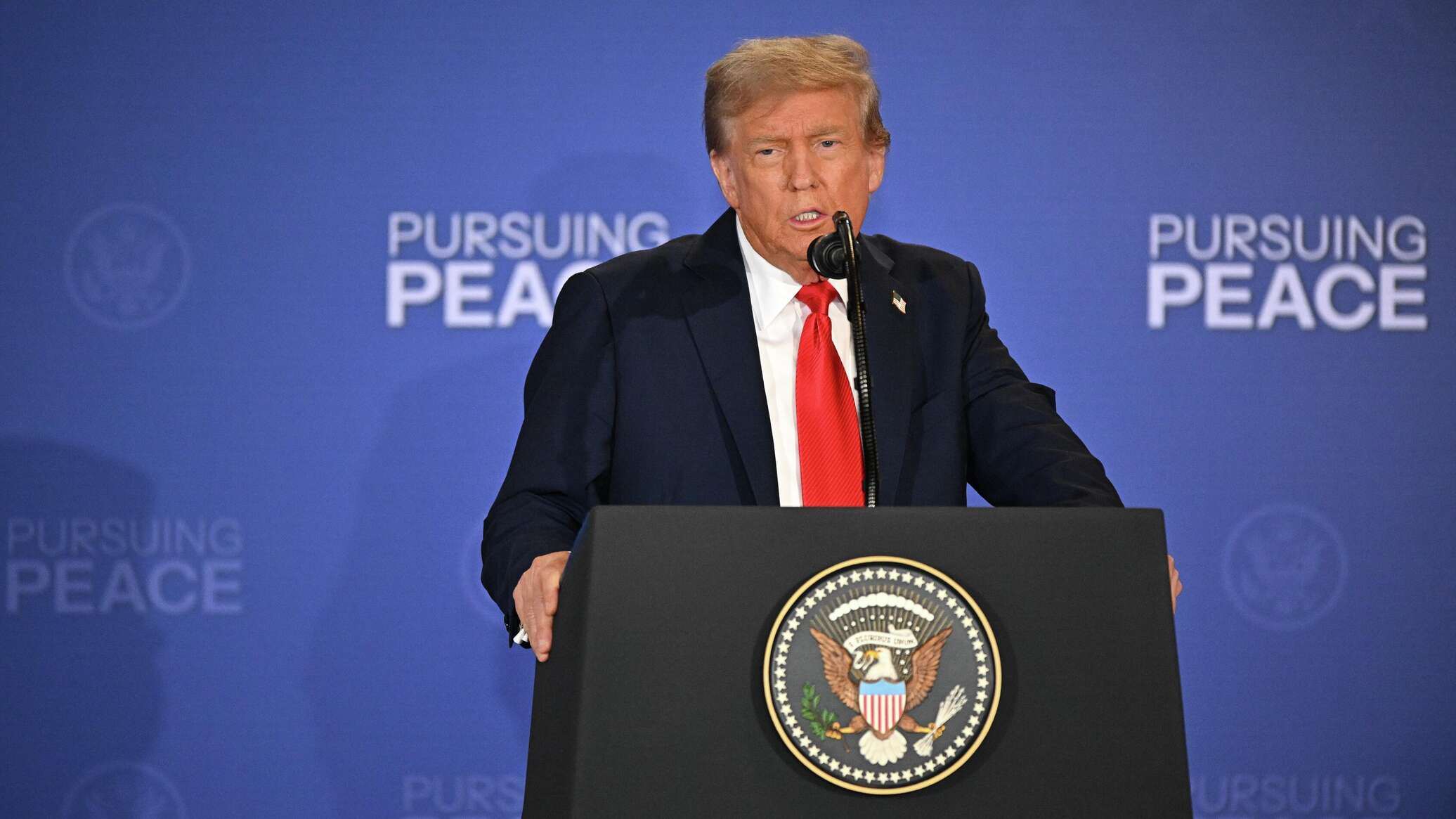 Трамп Украинадағы қақтығыс шешіледі деп мәлімдеді