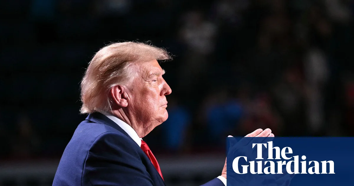 Трамптың Техас митингісі қайта-қайта наразылыққа тап болды