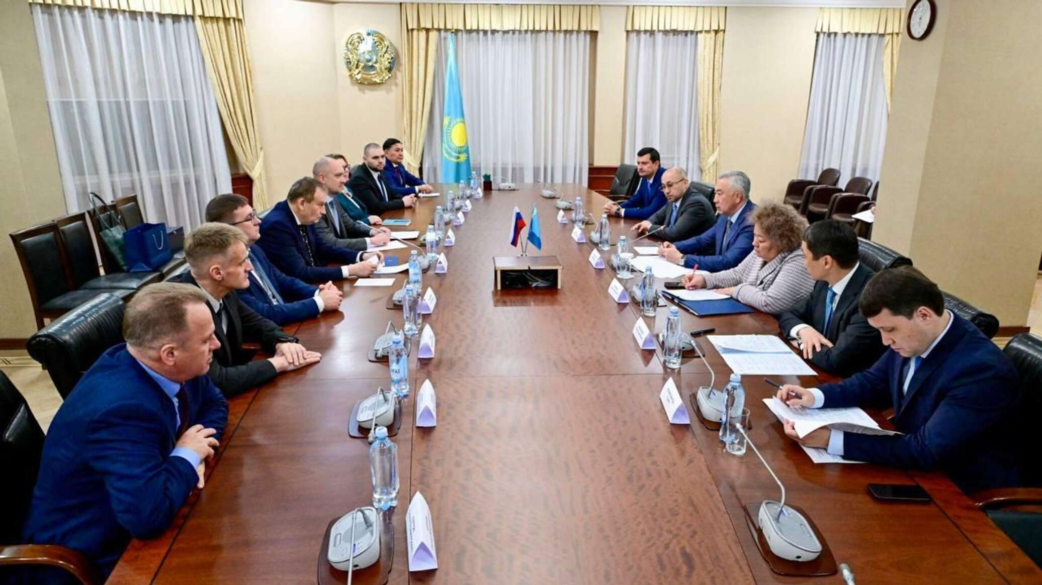 Zhumangarin discusses new industrial projects with Leningrad Oblast governor